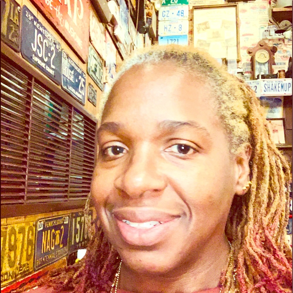 Meet your Posher, Carol